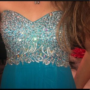 Selling prom/ball dress!